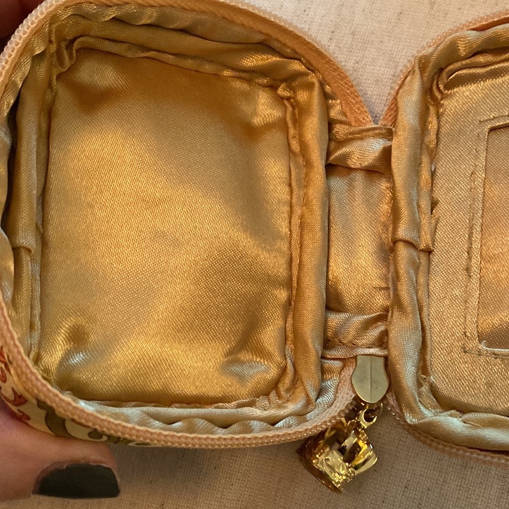 Pill case - Picture 6 of 6